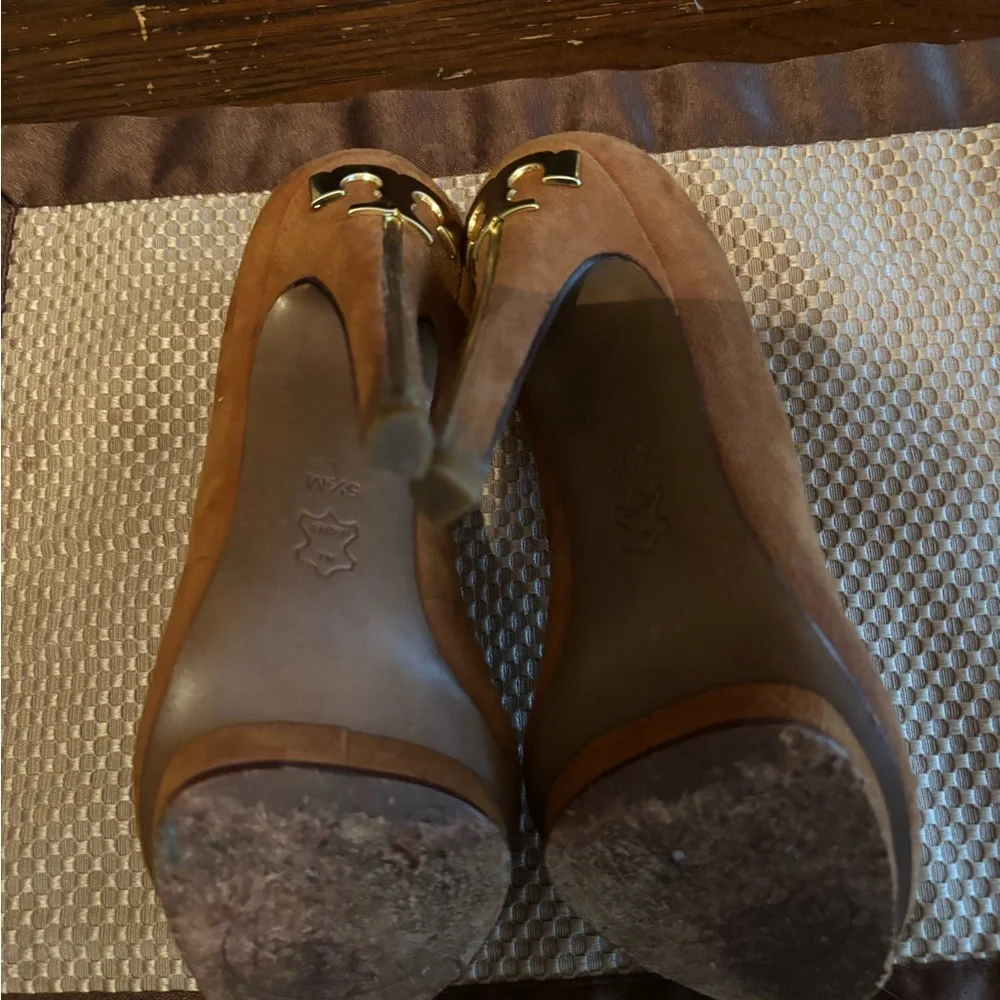 Tory Burch Brown Suede Round-Toe Pumps